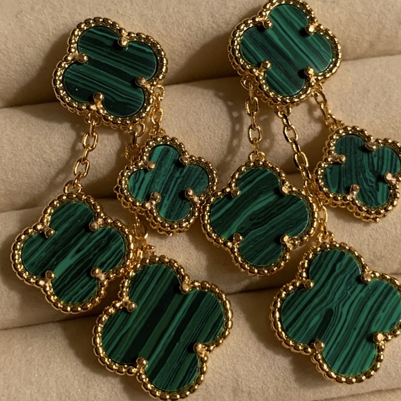 Sold out mother of pearl green four leaf clover drop earrings - Picture 2 of 7